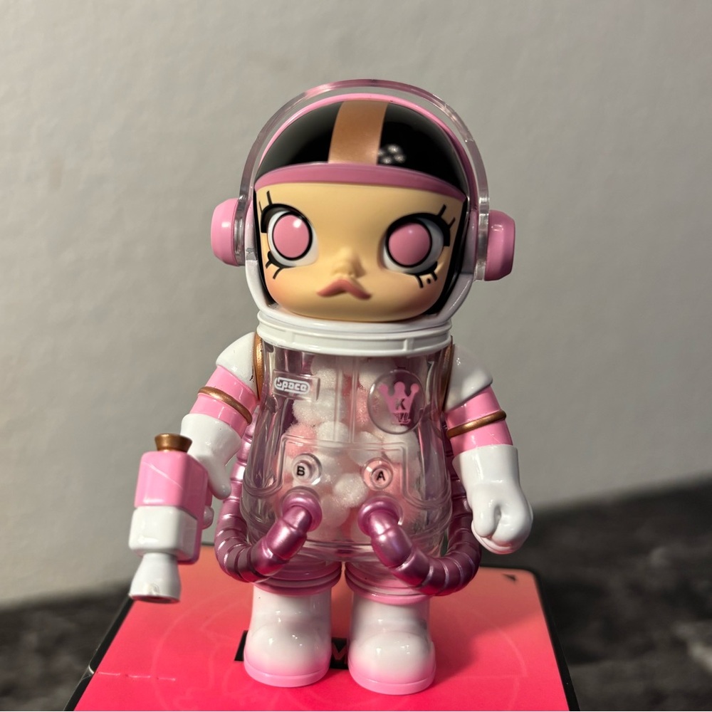 Space Molly 100% Series 03 - Confirmed Heartfelt Words